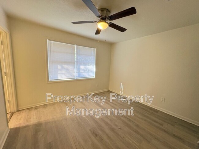 Building Photo - 2017 Courtland Ave