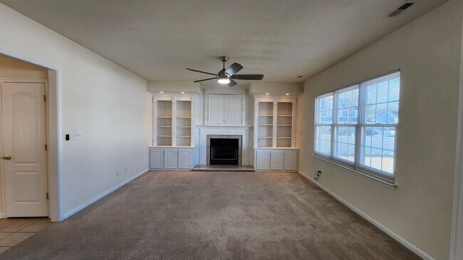 Building Photo - Sawyer Lakes