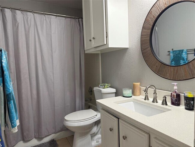 Building Photo - 4903 Summerset Trail