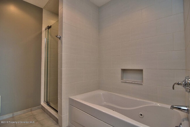 Building Photo - 529 Bogart Pl
