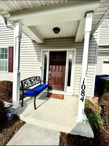 Building Photo - 1084 Johnstons Rd