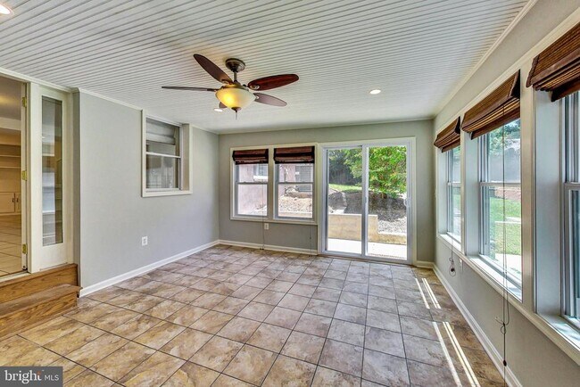 Building Photo - 4112 Spruell Dr