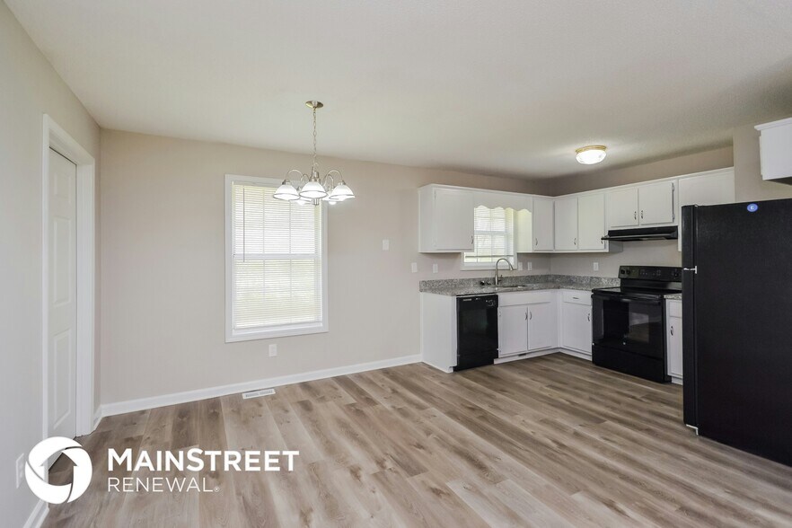 Building Photo - 10106 Stone St NW