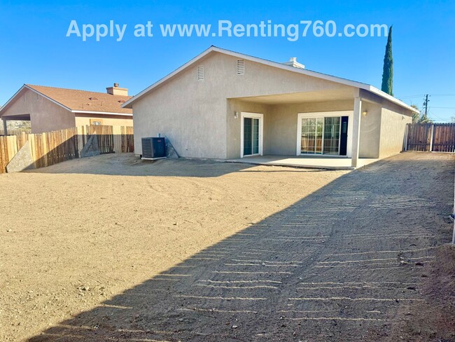 Building Photo - Spacious 3 Bed 2 Bath Home!