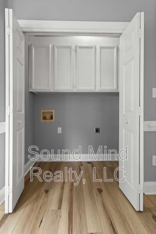 Building Photo - 933 Beechwood Dr