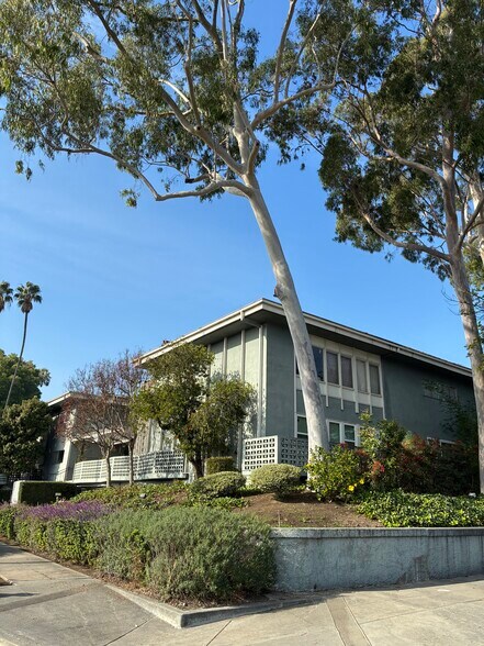 Corner of Building at Fair Oaks Ave. - 1520 Spruce St