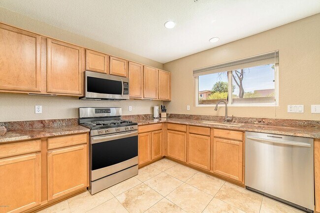 Building Photo - 13127 N Deergrass Dr