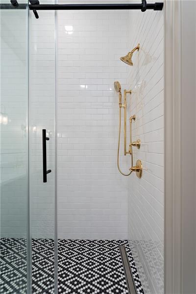 Building Photo - 915 Liberty Ave