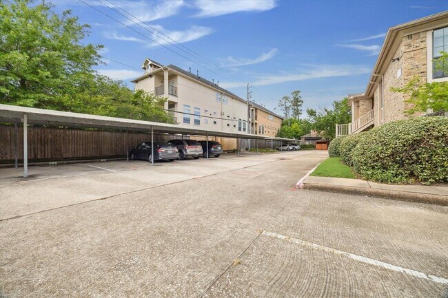 Building Photo - 1311 Antoine Dr