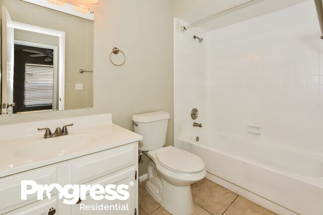 Building Photo - 938 N Jerico Dr