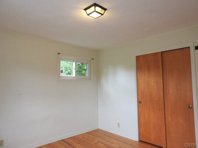 Building Photo - 504 Hillsboro Pkwy