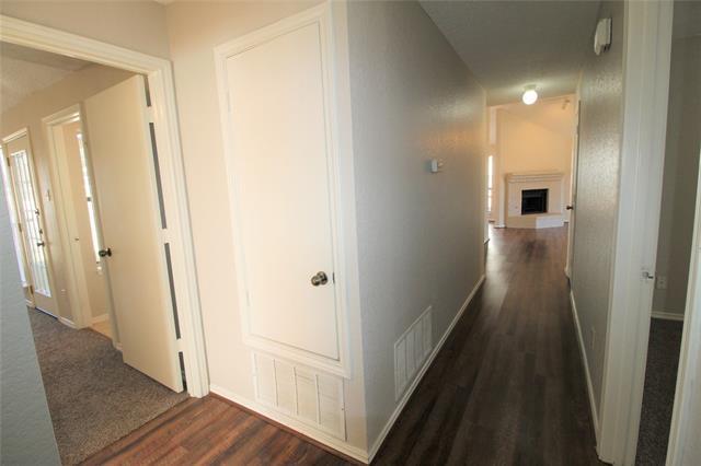 Building Photo - 2309 Lakeshore Ln