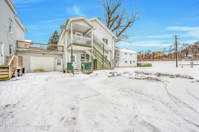 Building Photo - 108 E Market St