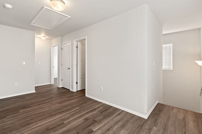 Building Photo - New Year's Promotion! Three Bedroom | Two ...