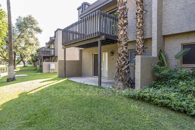 Building Photo - 2232 W Lindner Ave