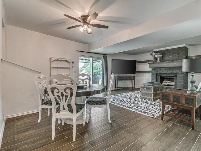 Building Photo - 621 N 16th St