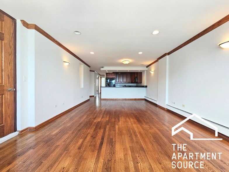 Building Photo - 1354 N Dearborn St