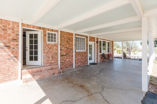 Building Photo - 3 Bedroom 2 Bath With A Mountain View Home!