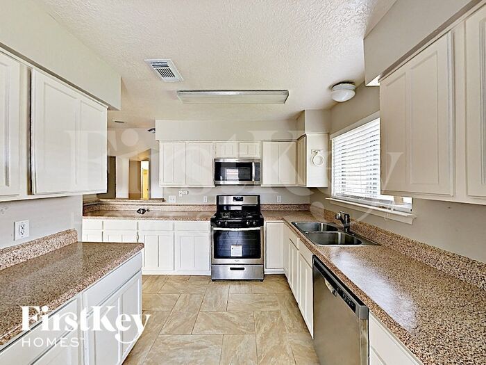 Building Photo - 7250 Lost Fable Ln