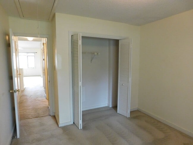 Building Photo - 7 Pillory Cir