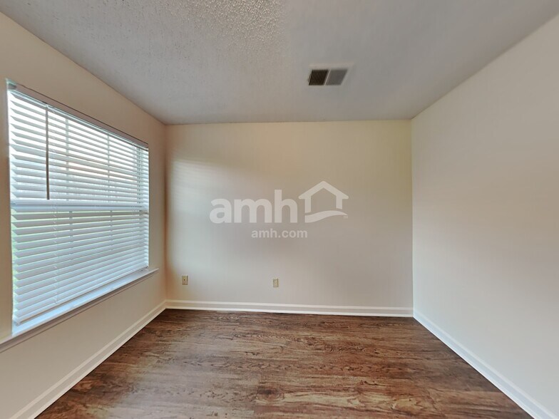 Building Photo - 1114 Green Fern Cv