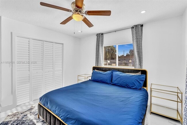 Building Photo - 560 Perviz Ave