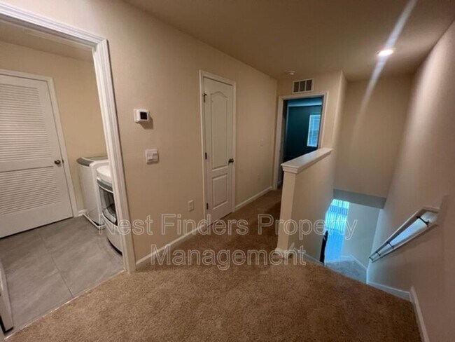 Building Photo - 268 Pasadena Dr