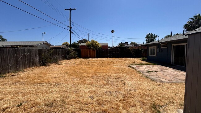 Building Photo - Nice home in Sacramento