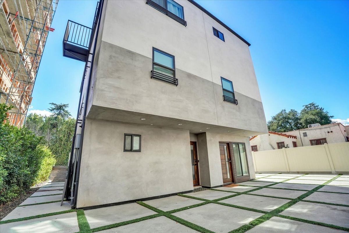 Building Photo - 14541 Weddington St