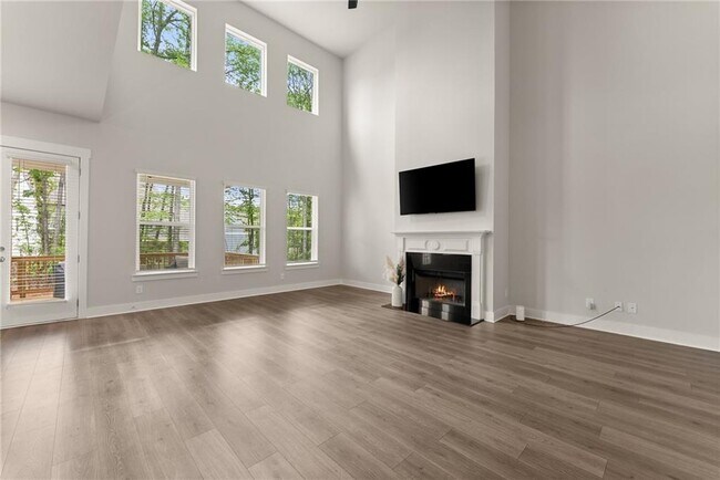 Building Photo - 5841 Woodland Park Ct