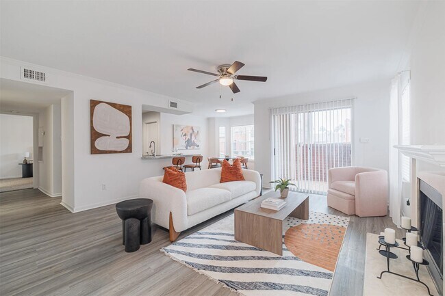 Primary Photo - 8300 El Mundo St