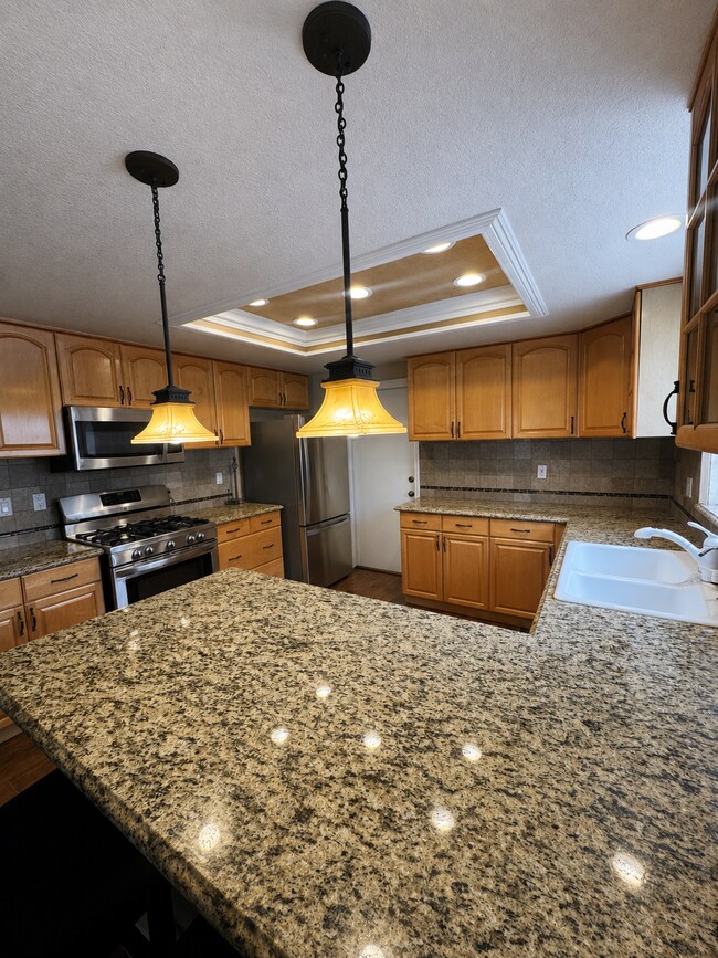 Building Photo - 606 Pinecrest Ln