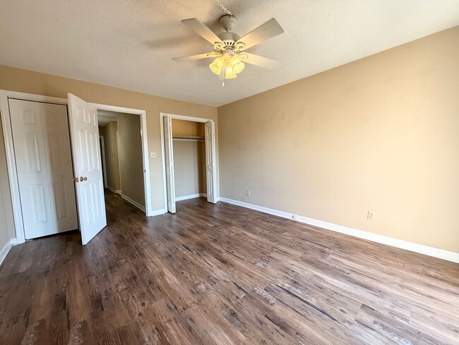 Building Photo - 326 Olympia Dr