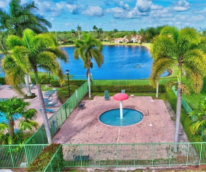Building Photo - 6769 Heritage Grande