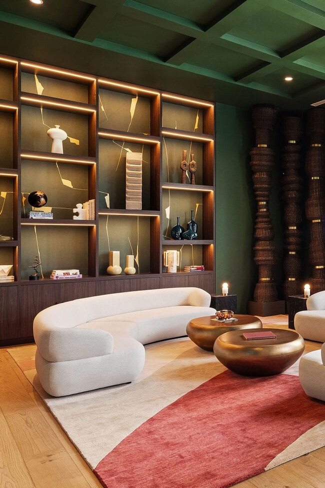 Building Photo - 11 NE 6th St