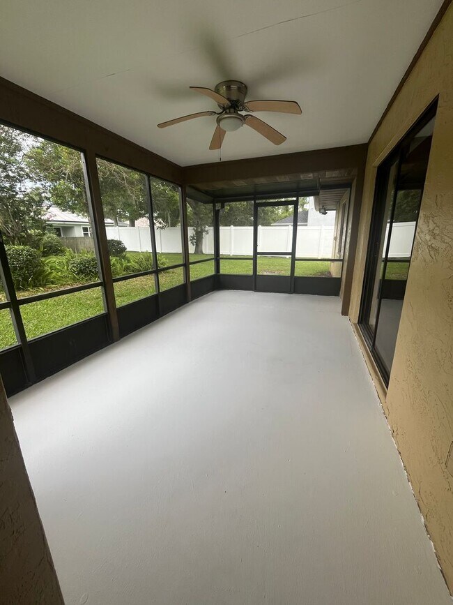 Building Photo - Super Cute 3bd 2bath! FENCED IN YARD !