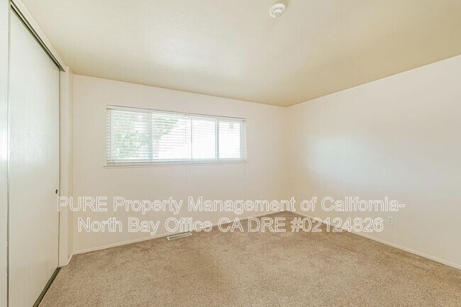 Building Photo - 48-4 Lark Center Drive