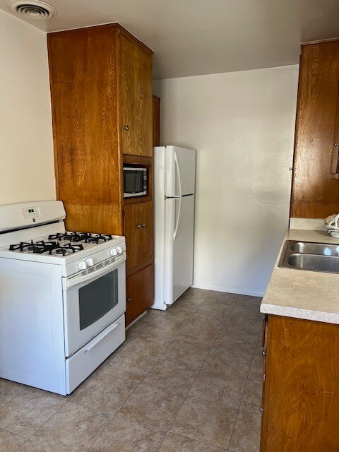 Building Photo - 3432 Reynard Way