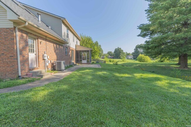 Building Photo - 2939 Woodside Ct