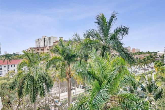 Building Photo - 3000 NE 188th St