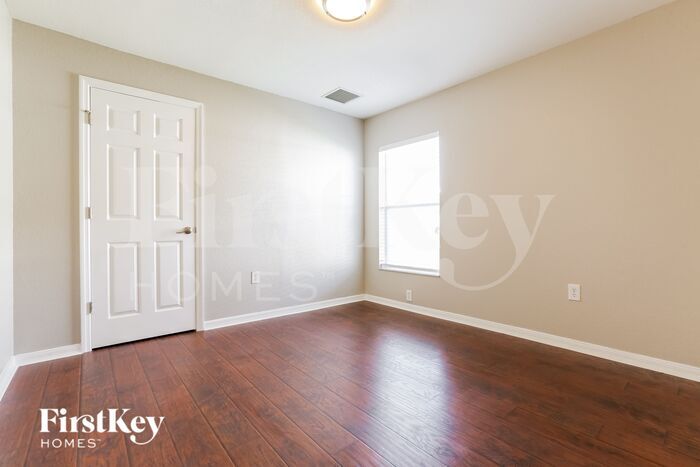 Building Photo - 3811 Trenton Ln