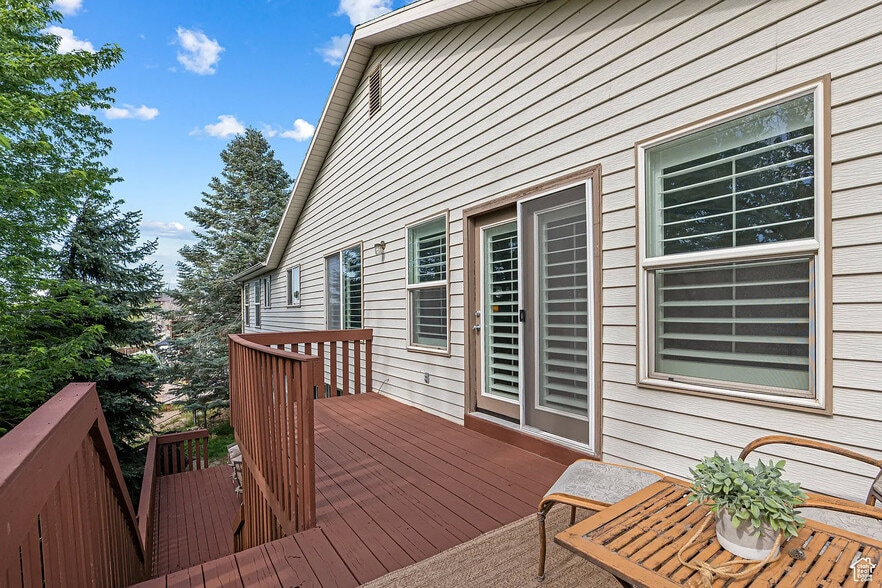 Building Photo - 11770 S Dry Creek Rd