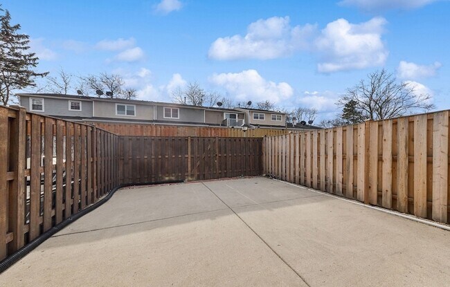 Building Photo - 1817 Carlisle Ct
