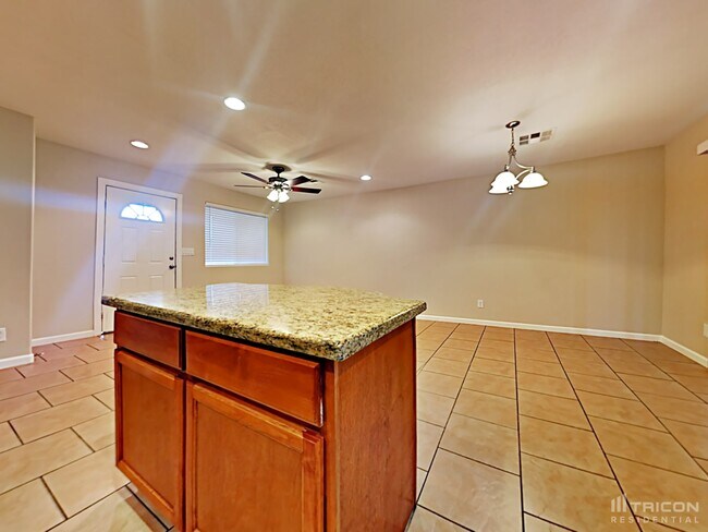 Building Photo - 7302 W Heatherbrae Dr