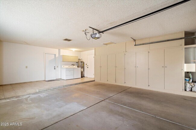 Building Photo - 10528 W Tumblewood Dr