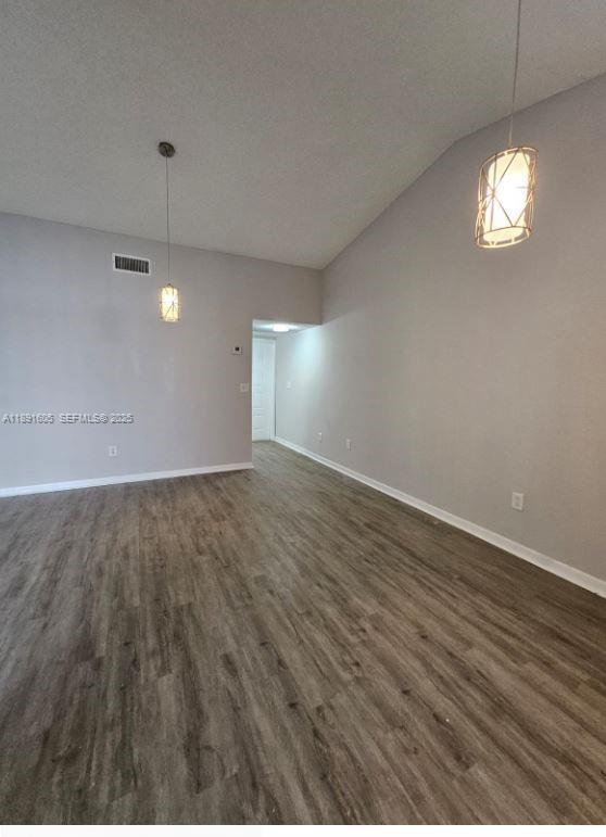 Building Photo - 1024 S Independence Dr