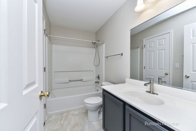 Building Photo - 680 Meadowridge Dr