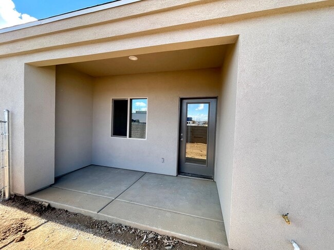 Building Photo - Newly Constructed 2 Bedroom Home!