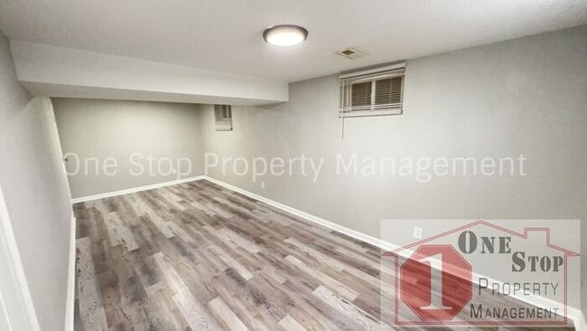 Building Photo - Beautiful 5 Bedroom 2 Bathroom Home in Kan...