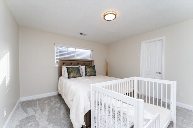 Building Photo - 8311 Amber Cove Dr